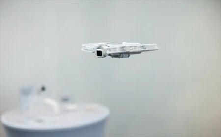 地上も大空もこれ1台！変形合体フライングカメラ「HOVERAir VERSA」がMakuakeに登場